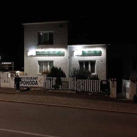 Penzion Pohoda Beroun 贝龙 外观 照片
